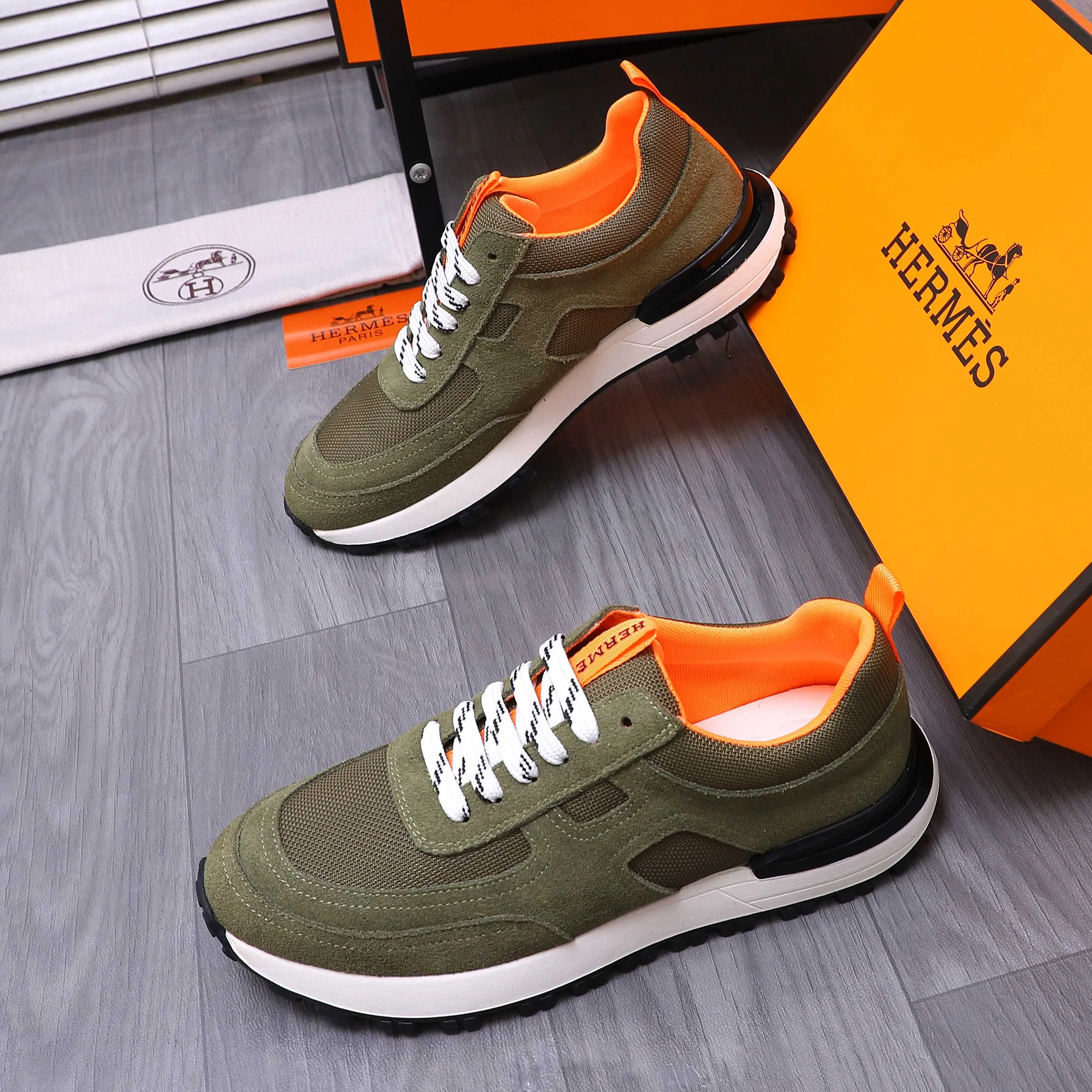 Men's shoes 💰420 Product trademark: HERMES "Hermes" casual shoes Regular size: 38-44 Product materials: Selected frosted cowhide stitching mesh upper Breathable mesh lining Cowhide insole Rubber outsole